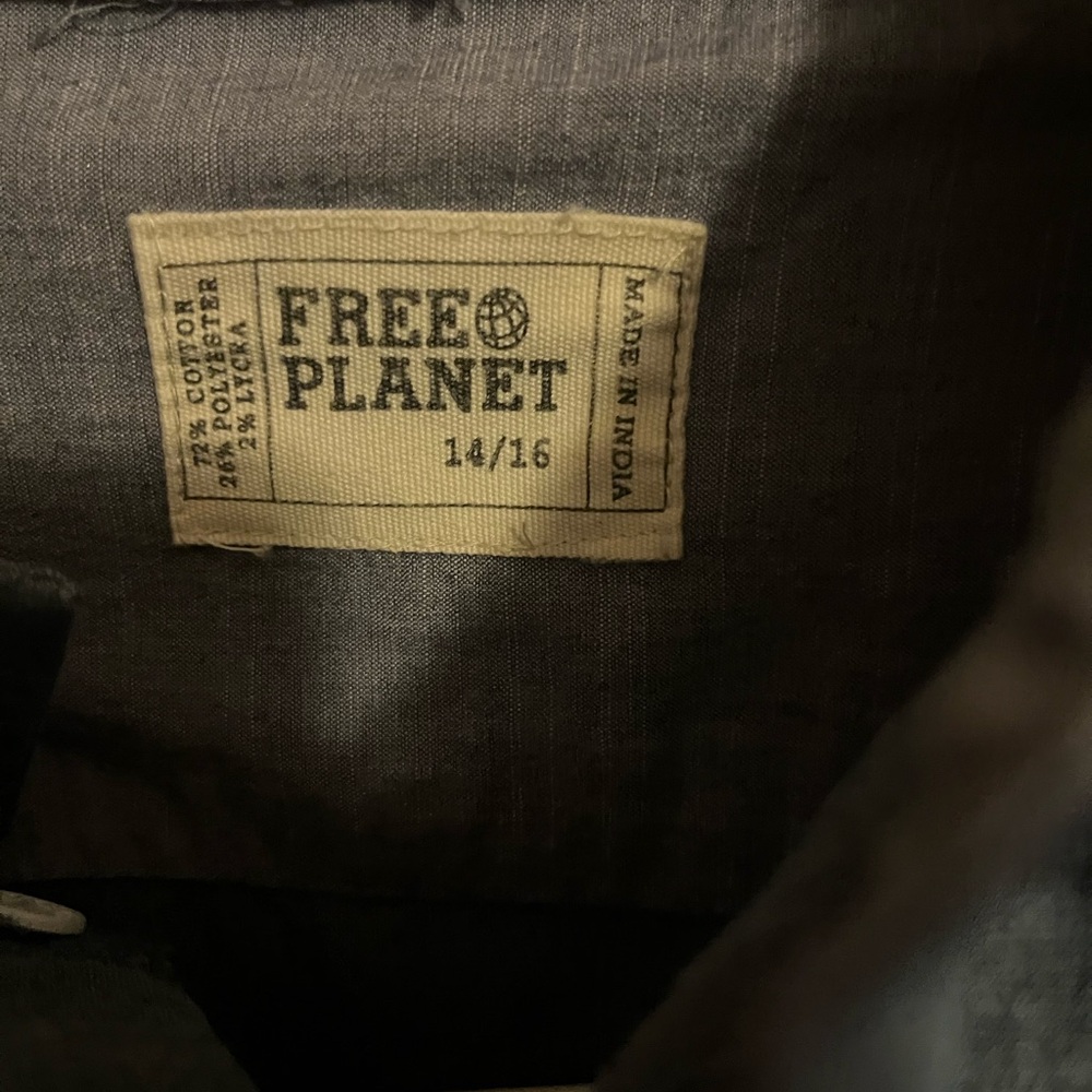 Free Planet Boys 14/16 Button Down Shirt - Picture 2 of 2